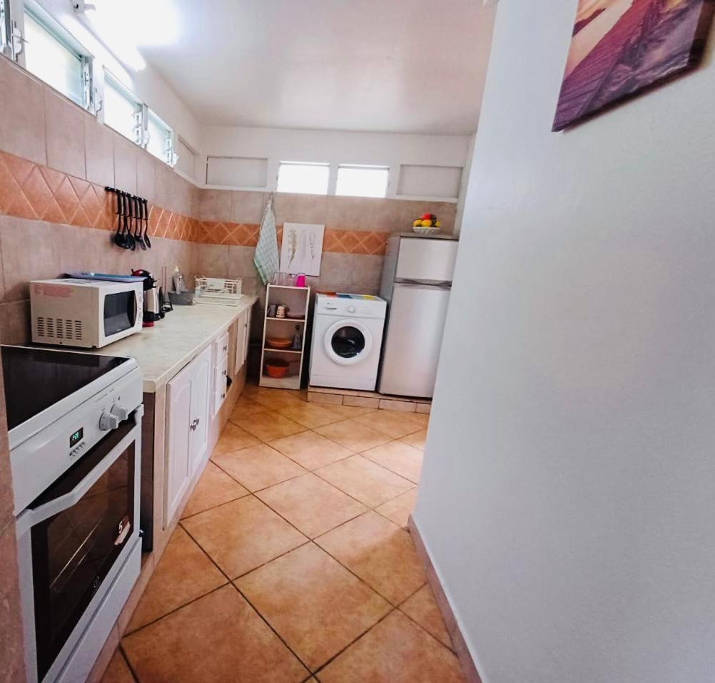 Coquet F2 Climatise Avec Piscine Au Lamentin Διαμέρισμα Le Lamentin Εξωτερικό φωτογραφία